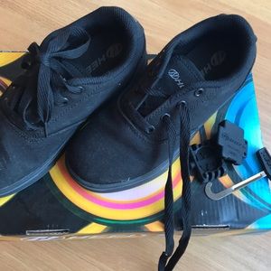 Heelys black canvas barely used